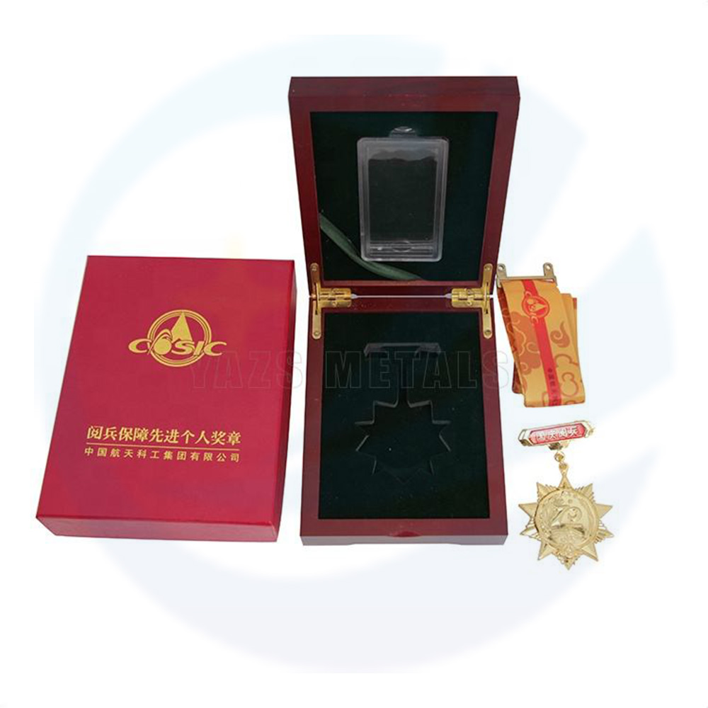 Diseño de fábrica y de Honor Wood Full Mirror Gold Medal Finisher Medalls con caja de regalo