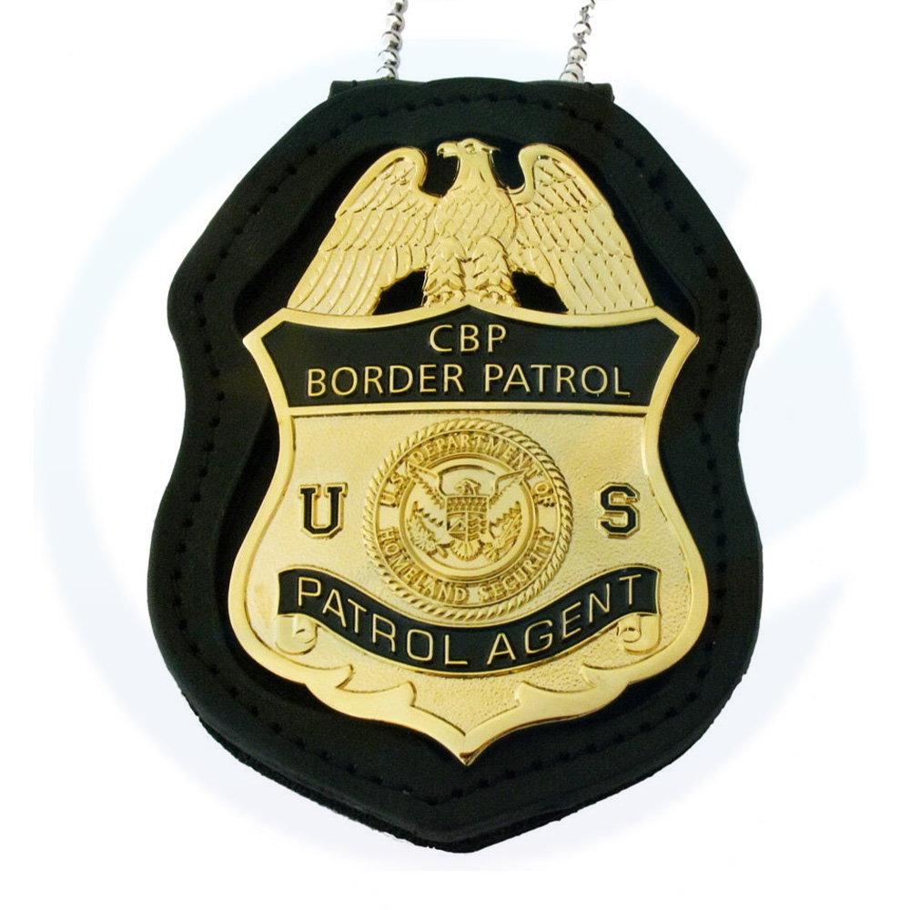 Insignia de policía de Emblema de metal chapado en oro brillante hecho a medida