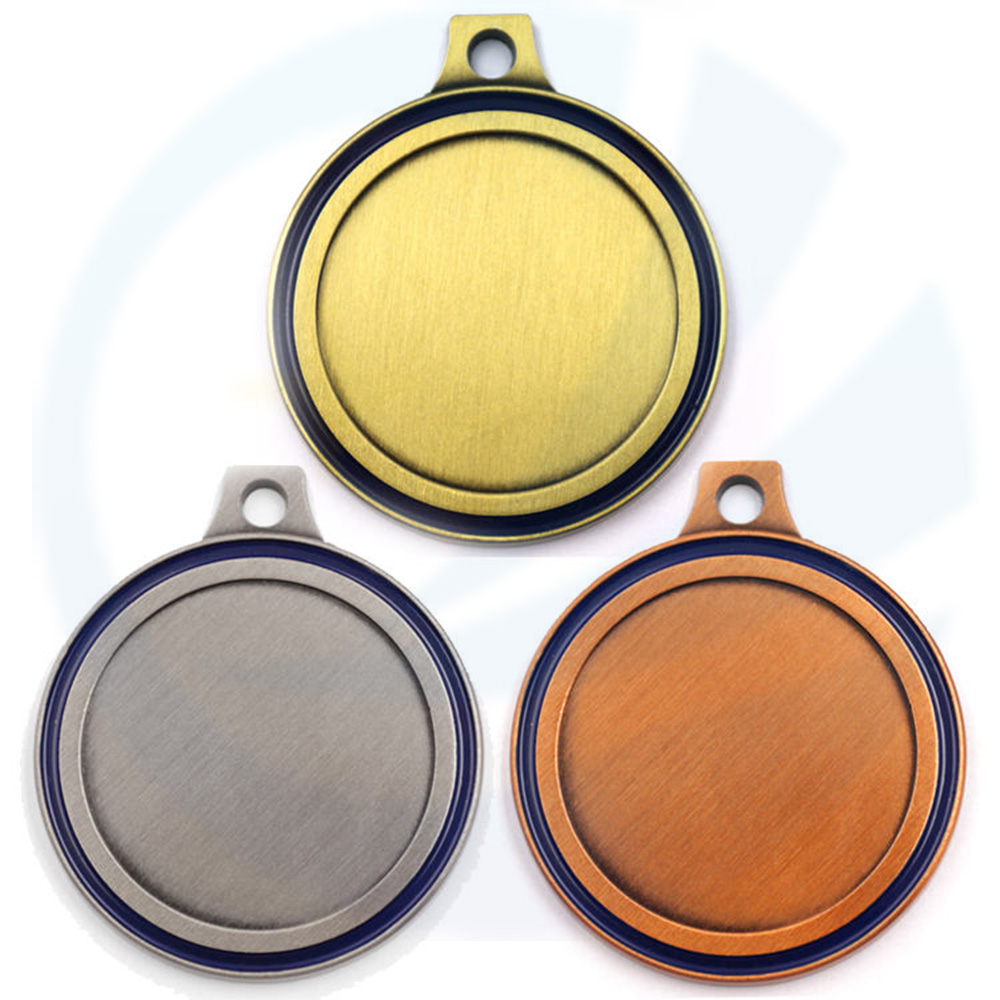 Medalla de deportes deportivos personalizados al por mayor Medalla de metal en blanco y trofeos con una medalla de juego de baloncesto de fútbol de cinta