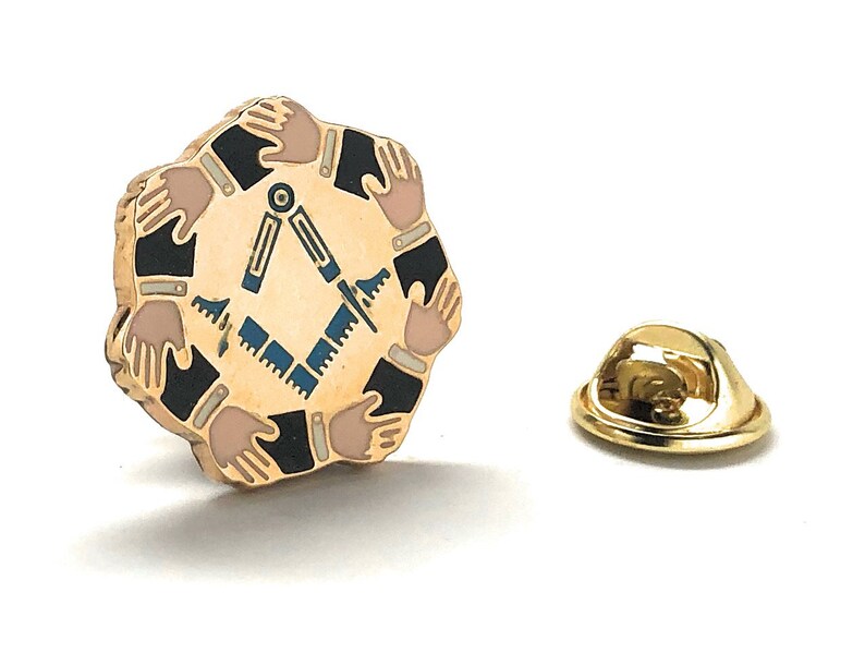 Diseño gratuito de alta calidad Freemason Freemason irregularmente Pins de la solapa de esmalte suave en forma de masónica en venta