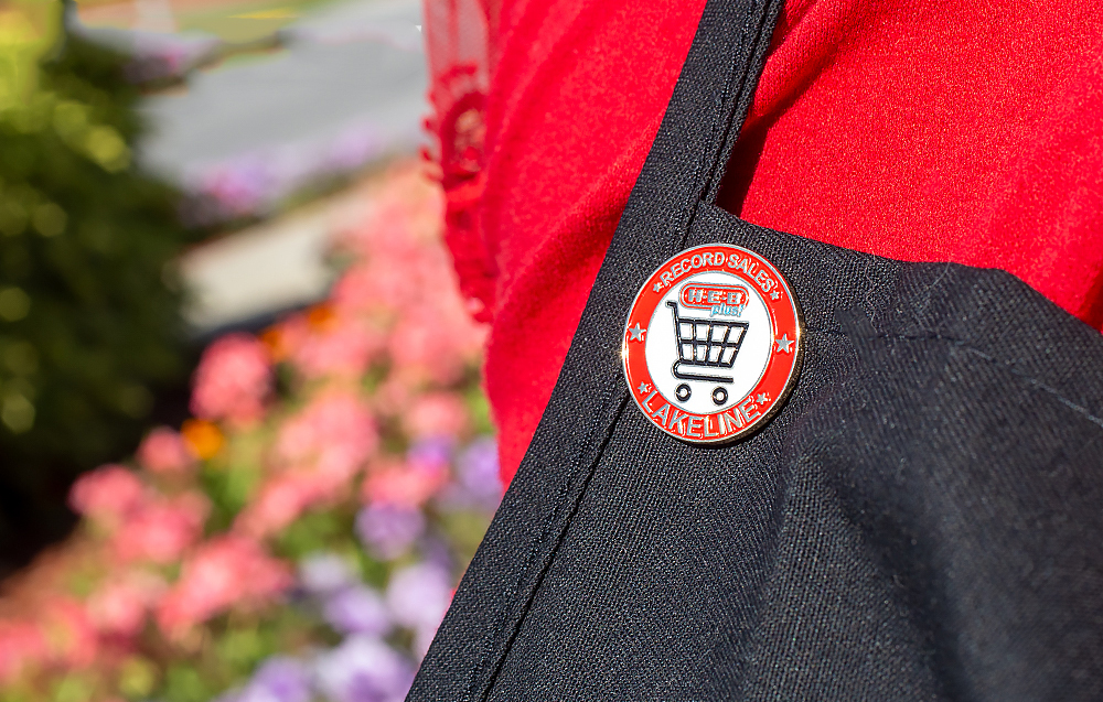 HEB-RECORD-SALES-EMPLEACIONE-RECOGNITION PIN