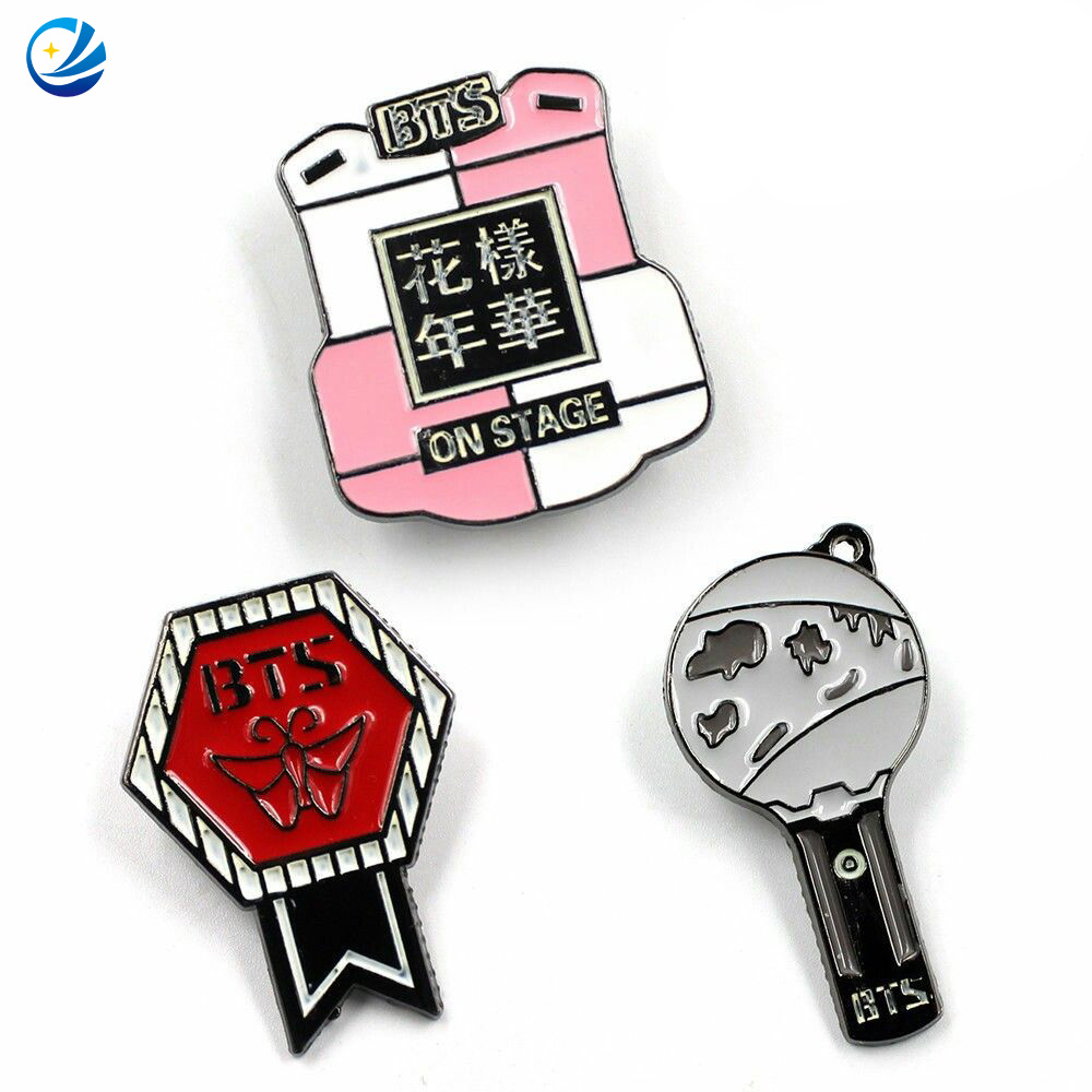 Fabricantes de China de calidad Capacidad personalizada Soft Soft Hard Pins Hard Metal Insignia de metal Logo Kpop Pins